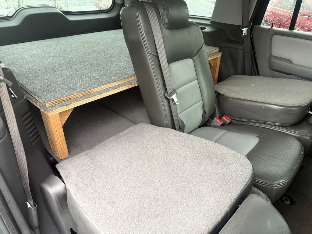 Used 2005 Ford Expedition XLT image 17