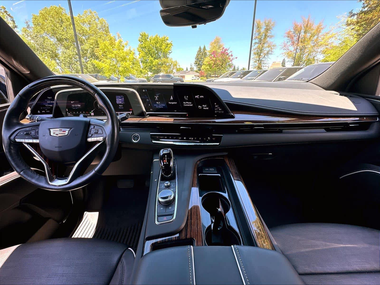 Used 2024 Cadillac Escalade Premium Luxury w/ LPO, Floor Liner Package AWD/4WD image 17
