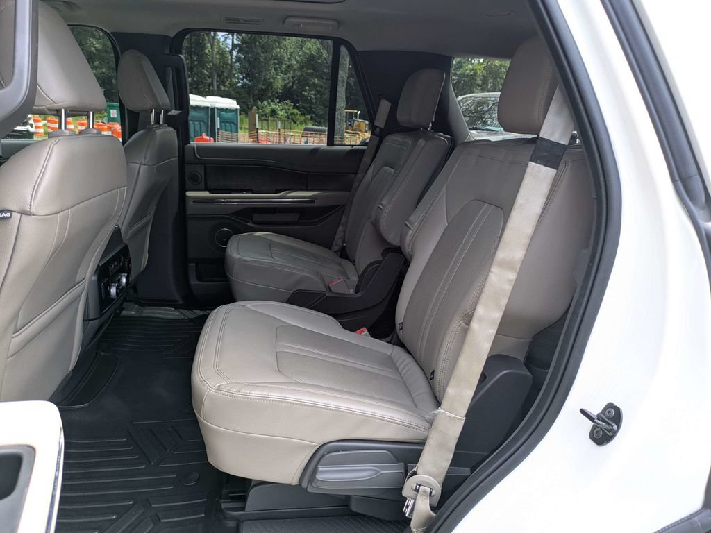Used 2021 Ford Expedition Limited RWD image 15