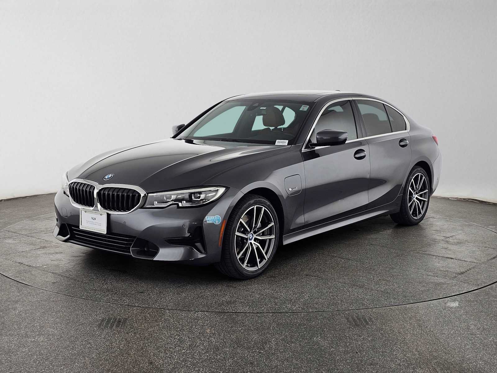Used 2022 BMW 330e xDrive w/ Driving Assistance Package AWD/4WD image 7