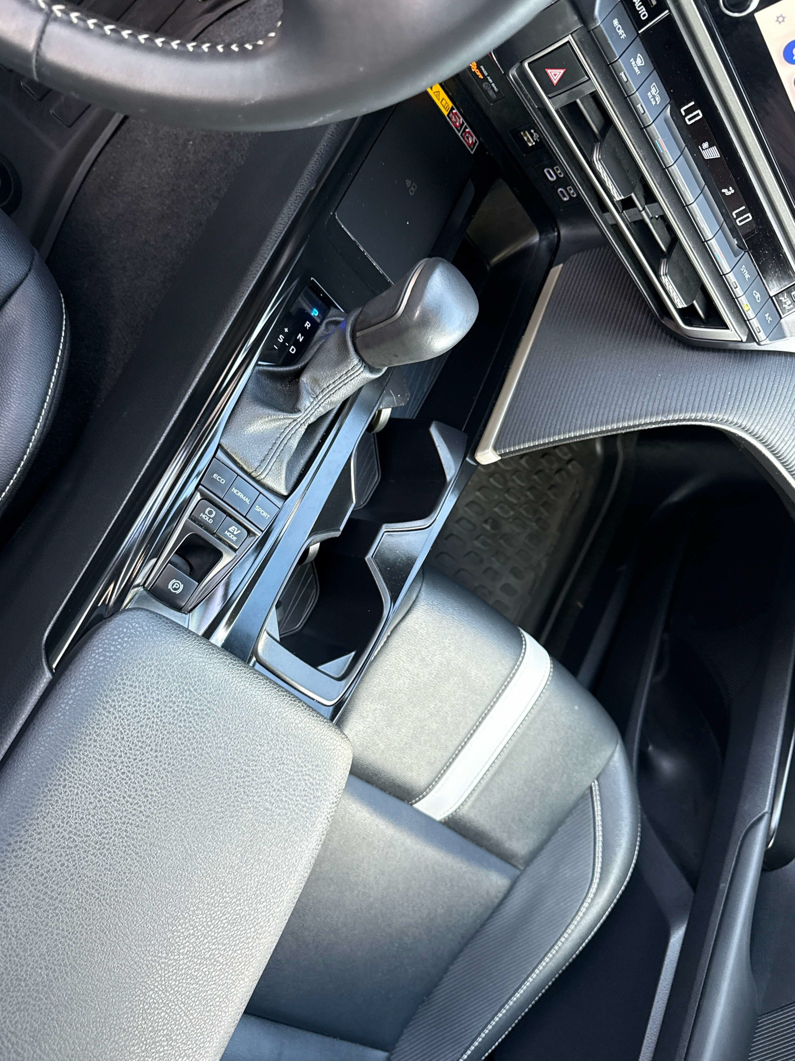 Used 2025 Toyota Camry SE FWD image 20