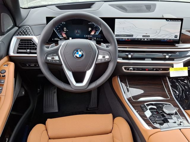 Certified 2025 BMW X5 xDrive50e w/ Premium Package image 12
