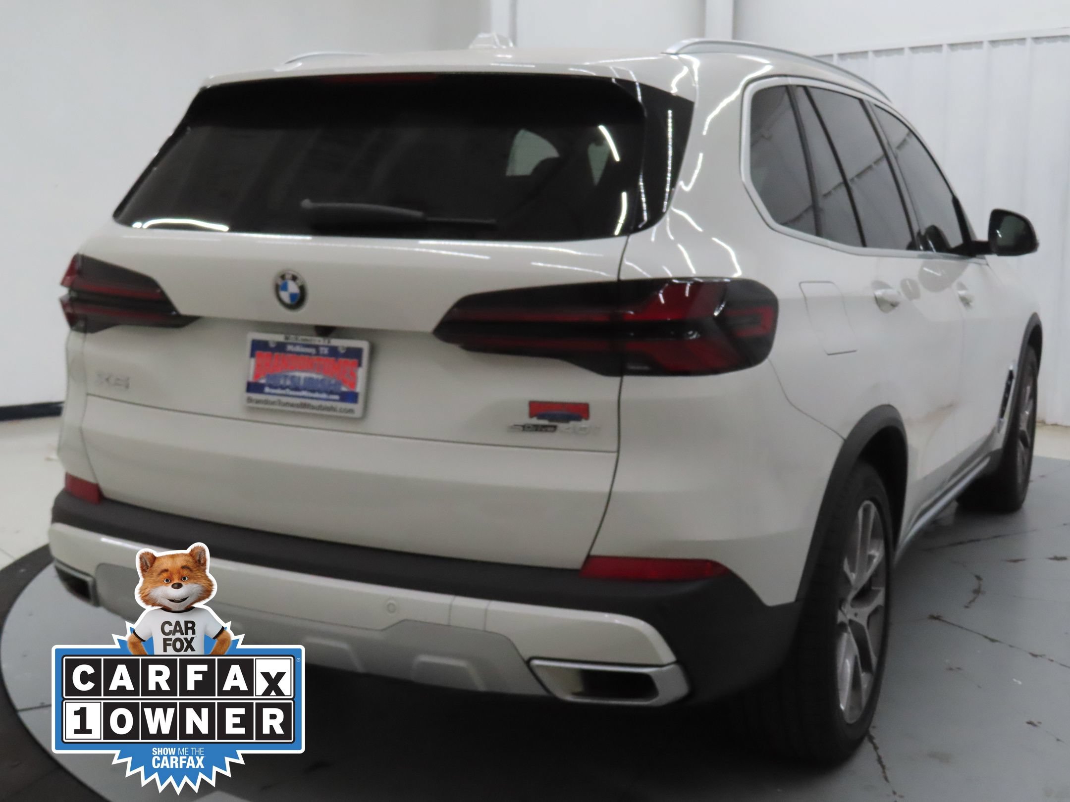 Used 2024 BMW X5 sDrive40i w/ Parking Assistance Package RWD image 3