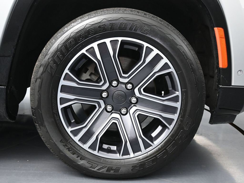 Used 2024 Jeep Wagoneer Series II w/ Flexible Seating Group image 12