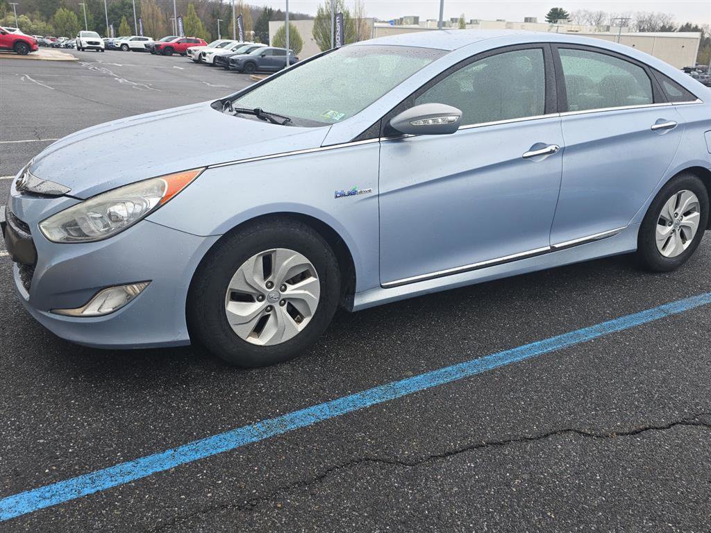 Used 2014 Hyundai Sonata Hybrid FWD image 2