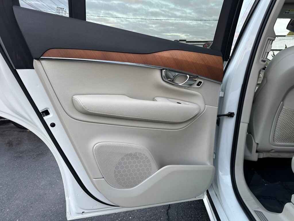 Used 2021 Volvo XC90 T6 Momentum image 20
