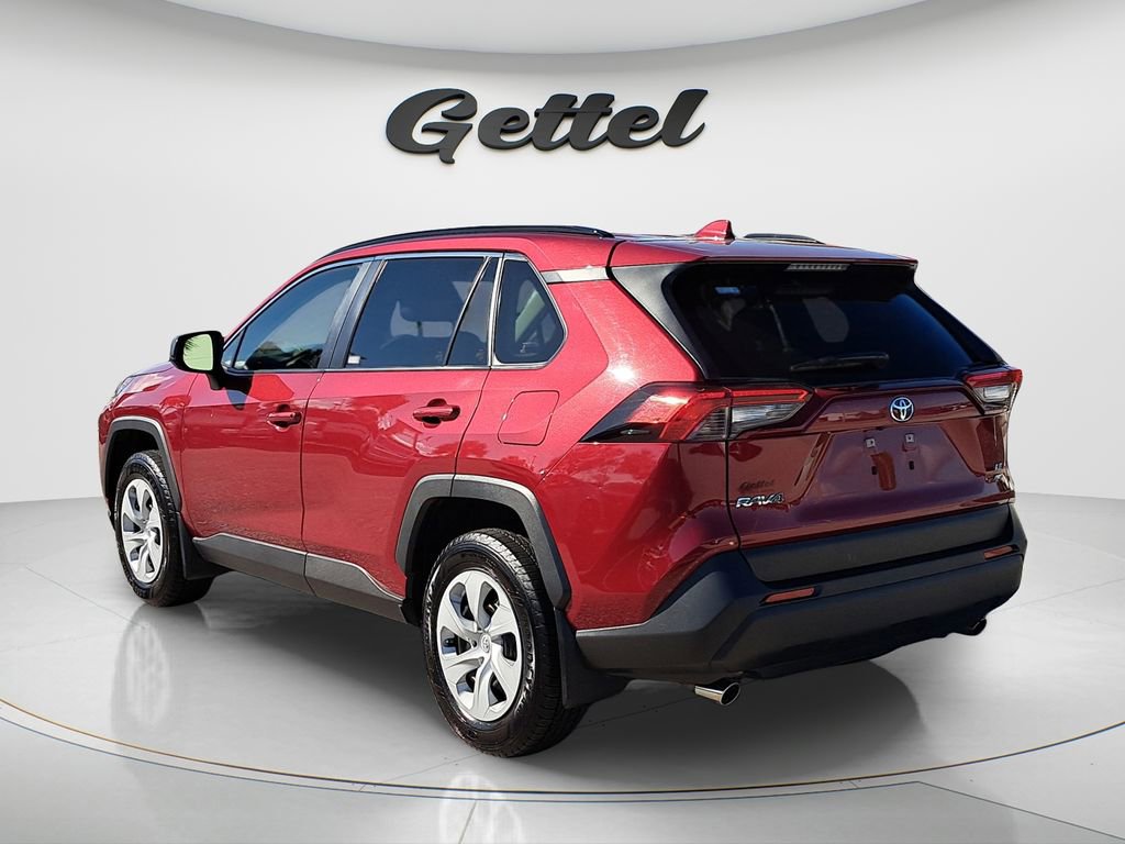 Used 2021 Toyota RAV4 LE image 6