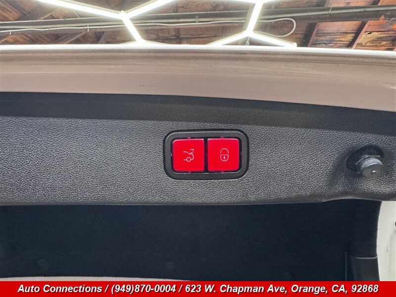 Used 2014 Mercedes-Benz E 350 Sedan w/ Premium 1 Package image 35