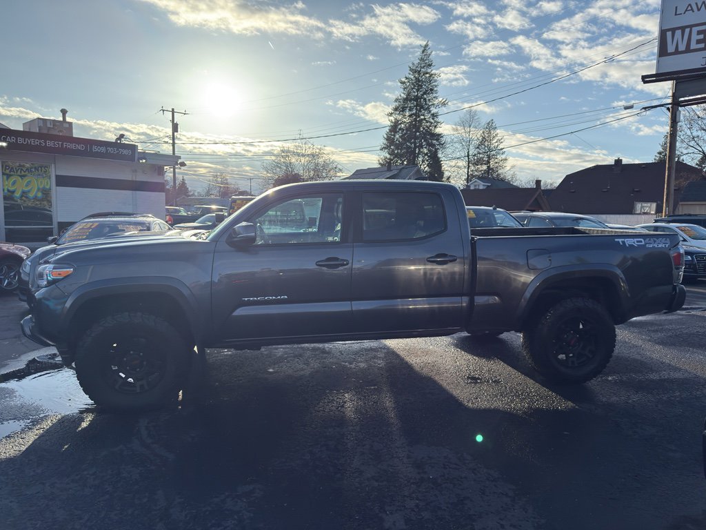 Used 2020 Toyota Tacoma TRD Sport image 3