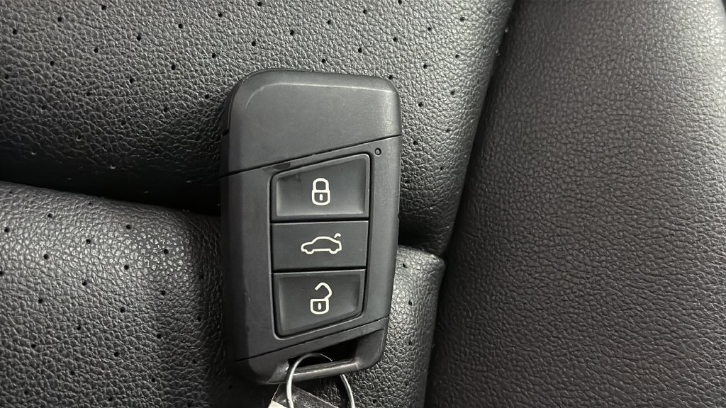 Used 2022 Volkswagen Atlas SEL AWD/4WD image 21
