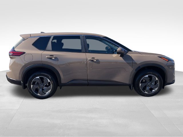 Used 2025 Nissan Rogue SV AWD/4WD image 9