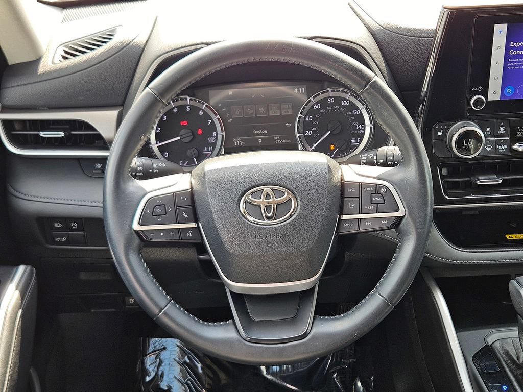 Used 2023 Toyota Highlander XLE FWD image 31