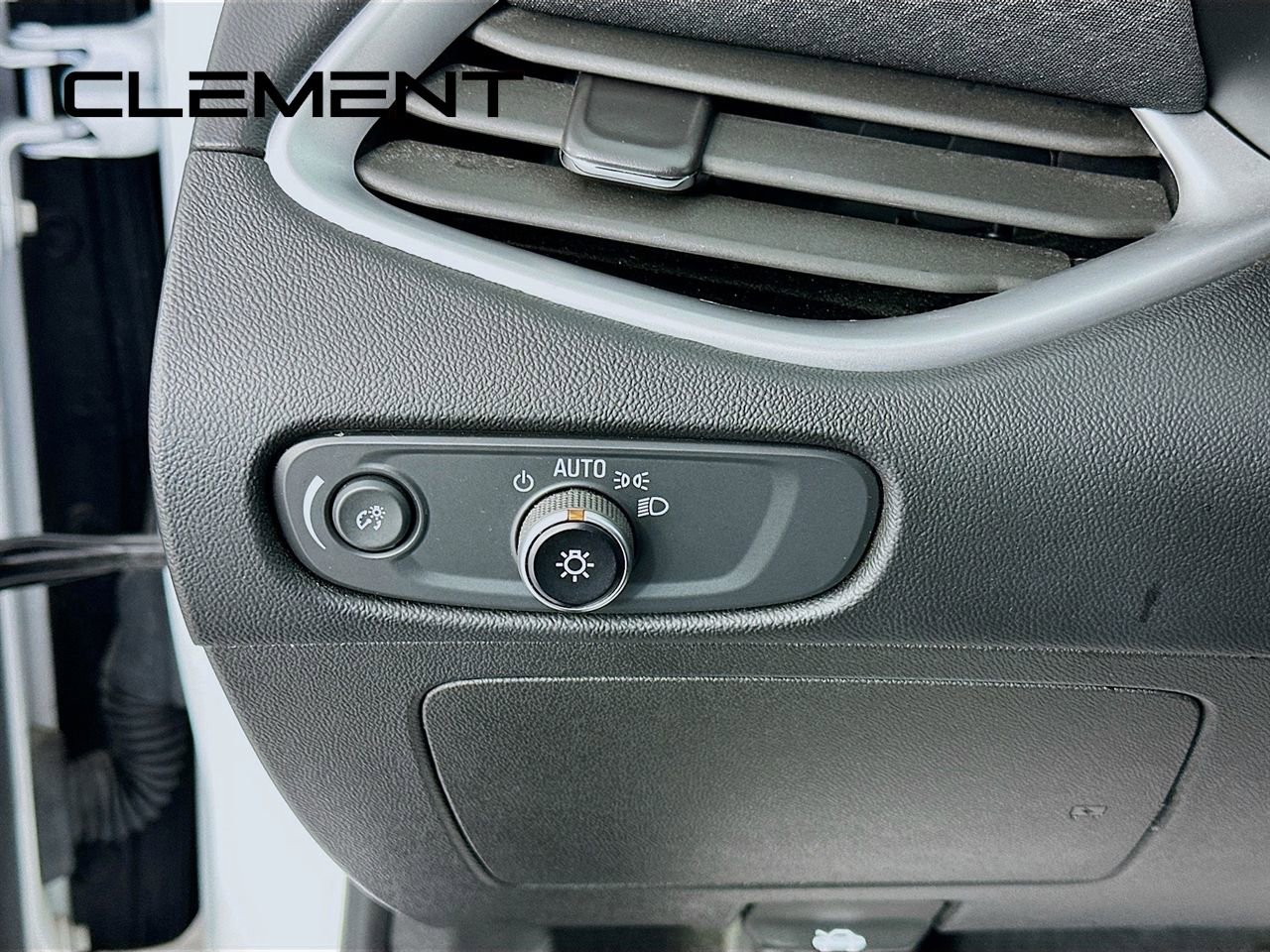 Used 2023 Chevrolet Malibu LT image 14