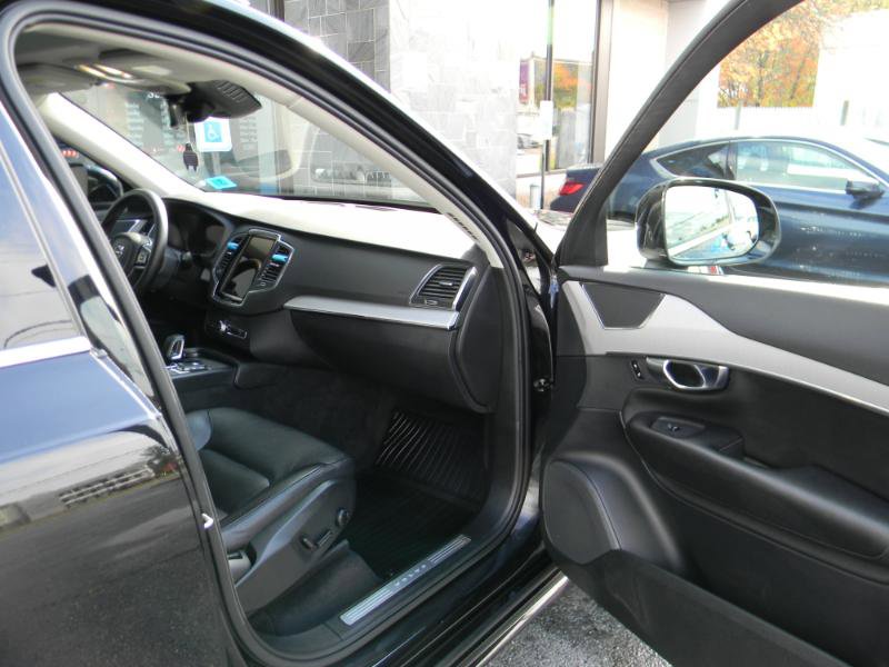 Used 2023 Volvo XC90 B5 Core w/ Protection Package Premier image 23