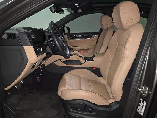 Certified 2024 Porsche Cayenne S AWD/4WD image 5