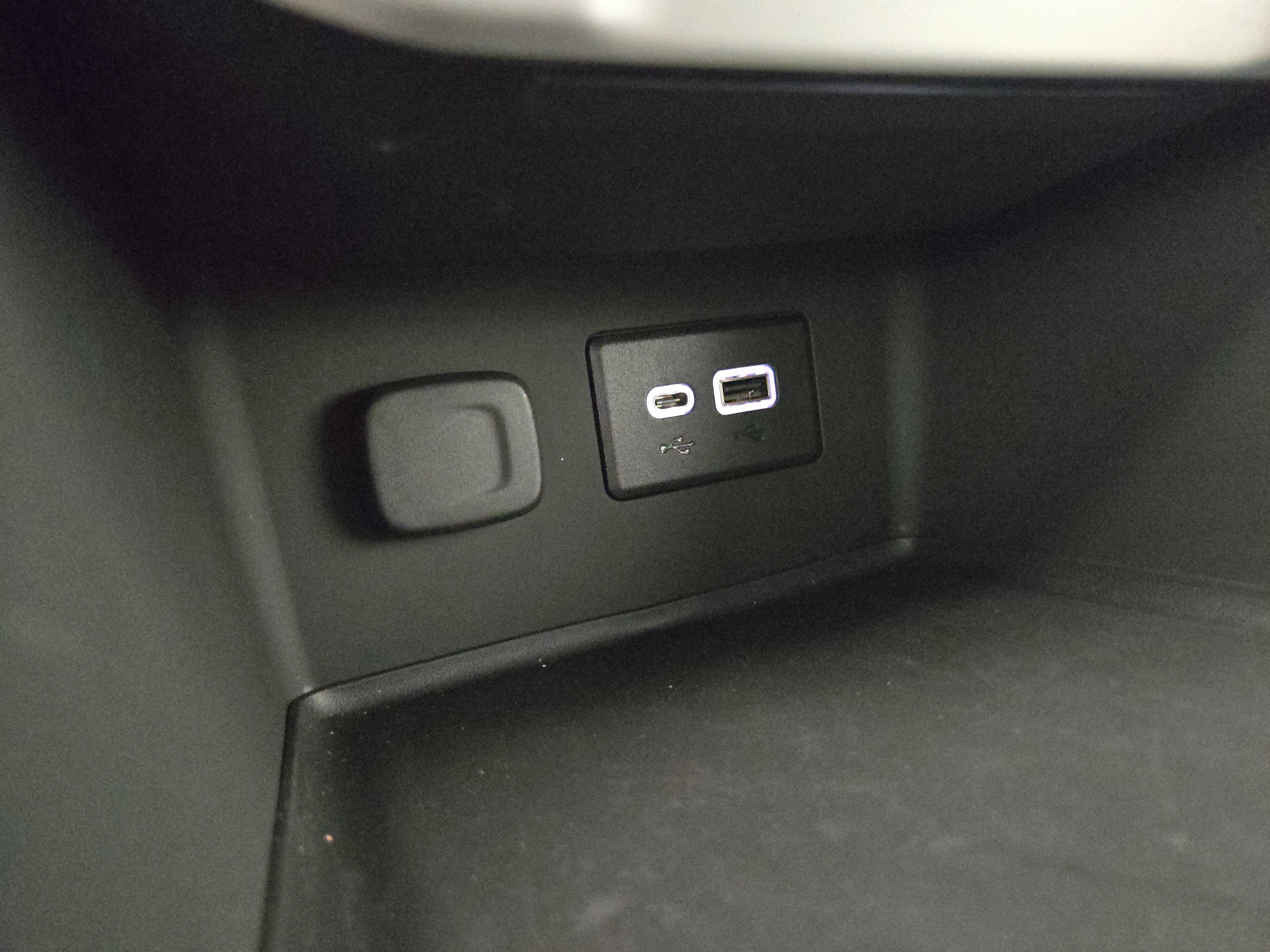 Certified 2023 GMC Acadia SLE w/ Elevation Edition image 27