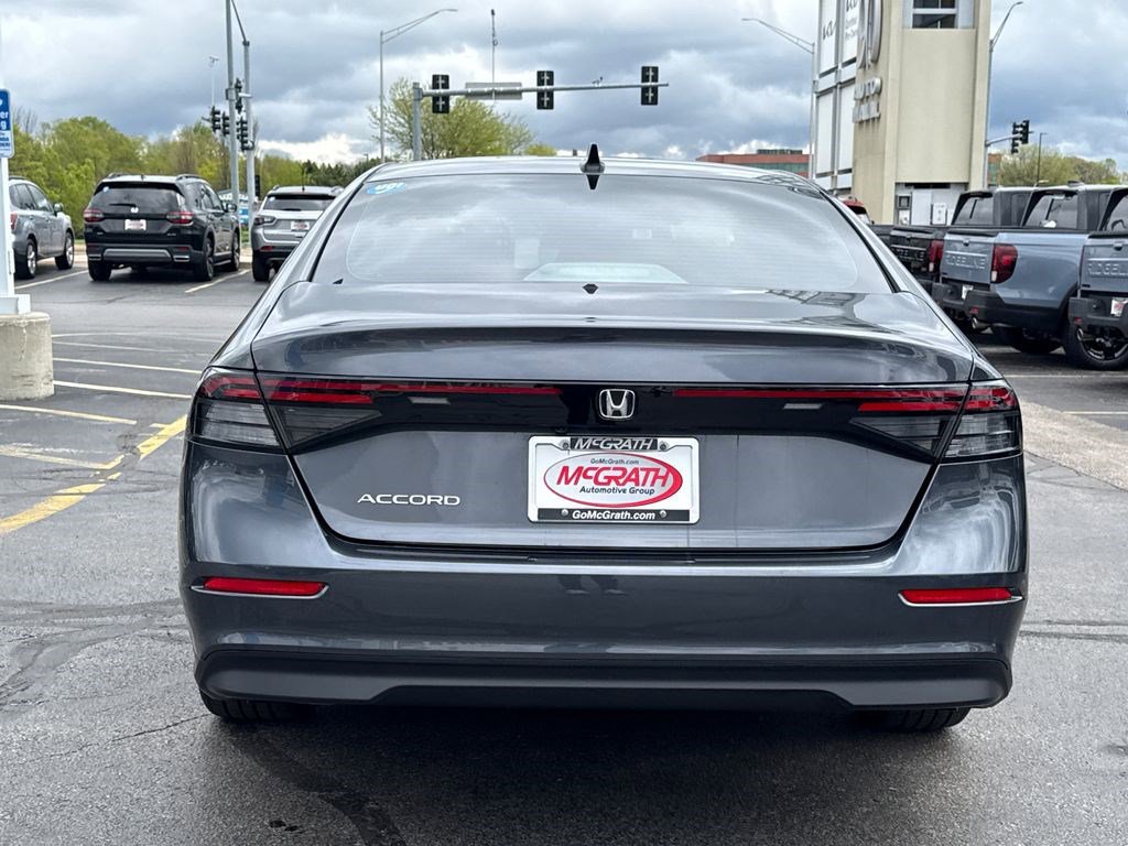 Certified 2025 Honda Accord SE image 10
