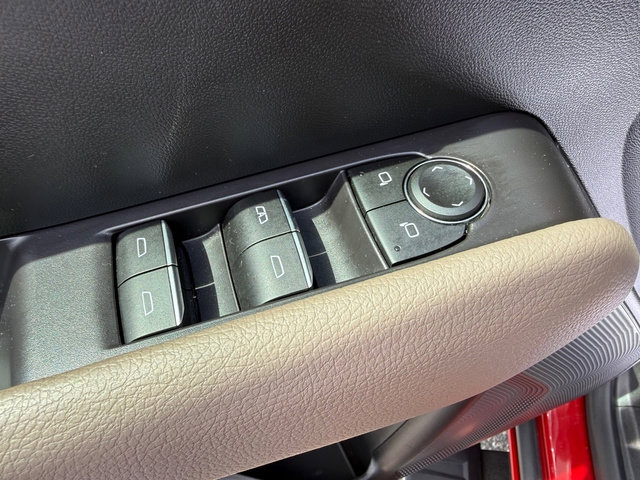 Used 2023 GMC Canyon Denali image 14