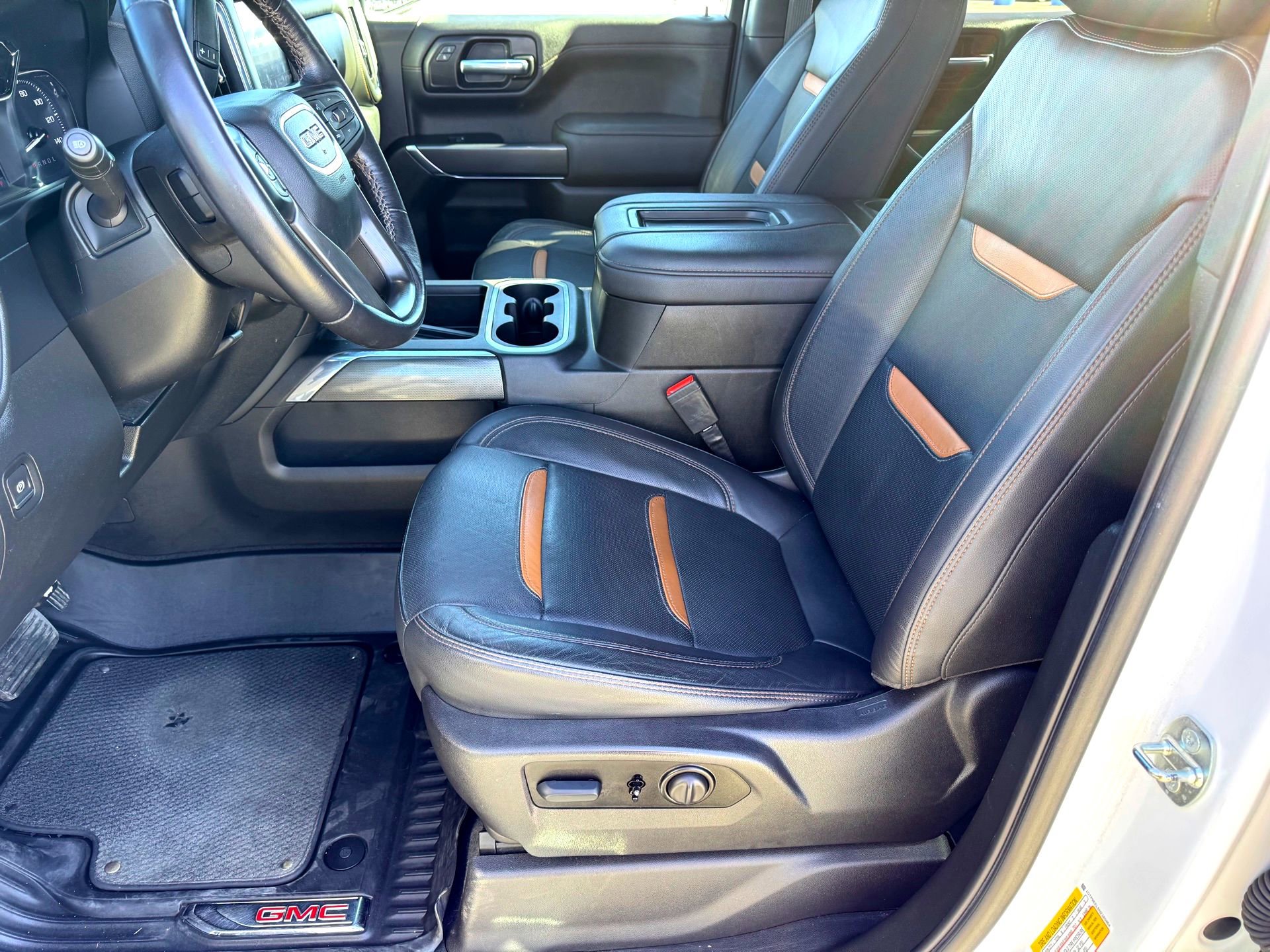 Used 2022 GMC Sierra 1500 AT4 w/ AT4 Premium Package image 12