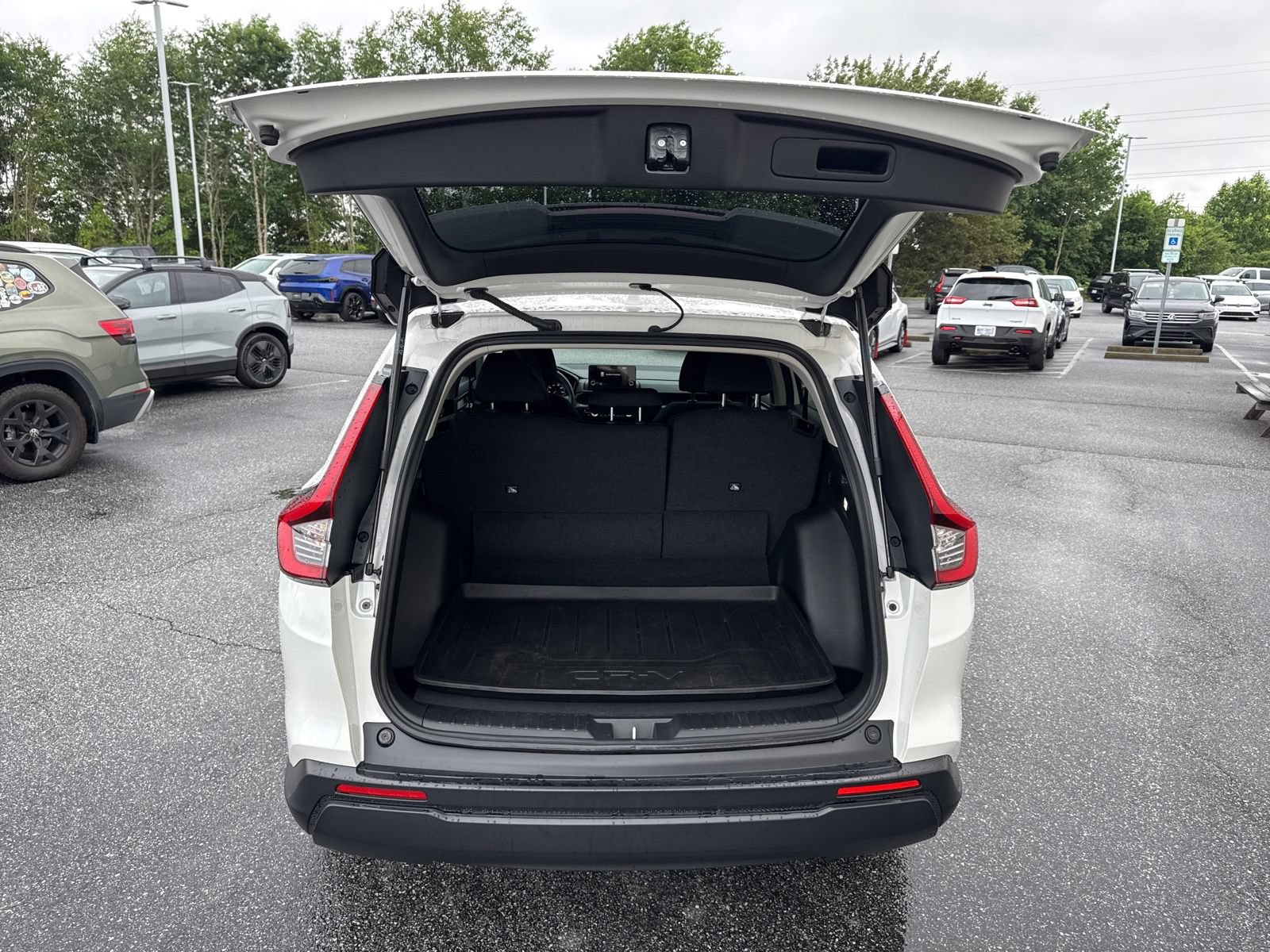 Used 2023 Honda CR-V EX image 11