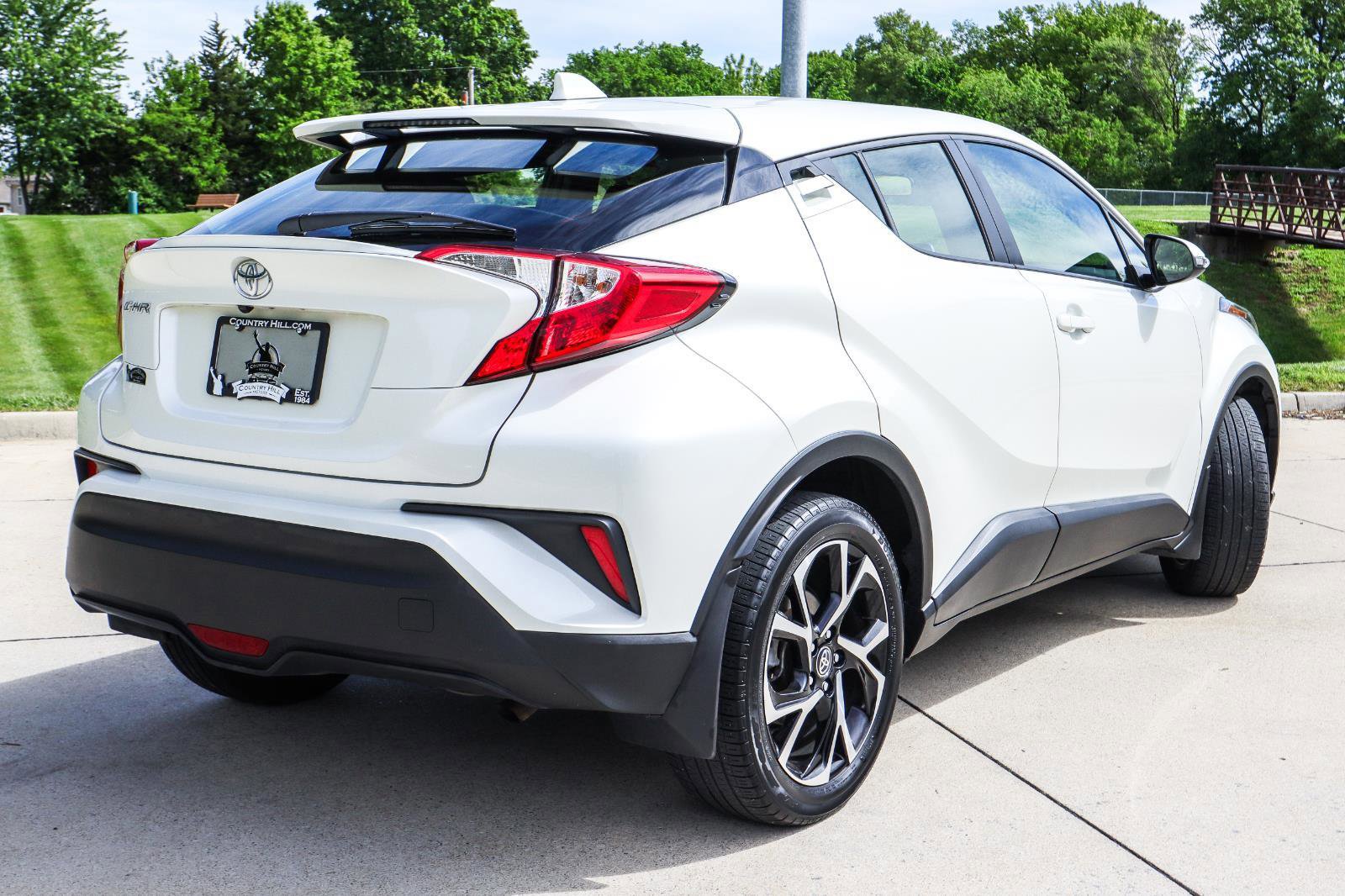 Used 2020 Toyota C-HR XLE FWD image 15