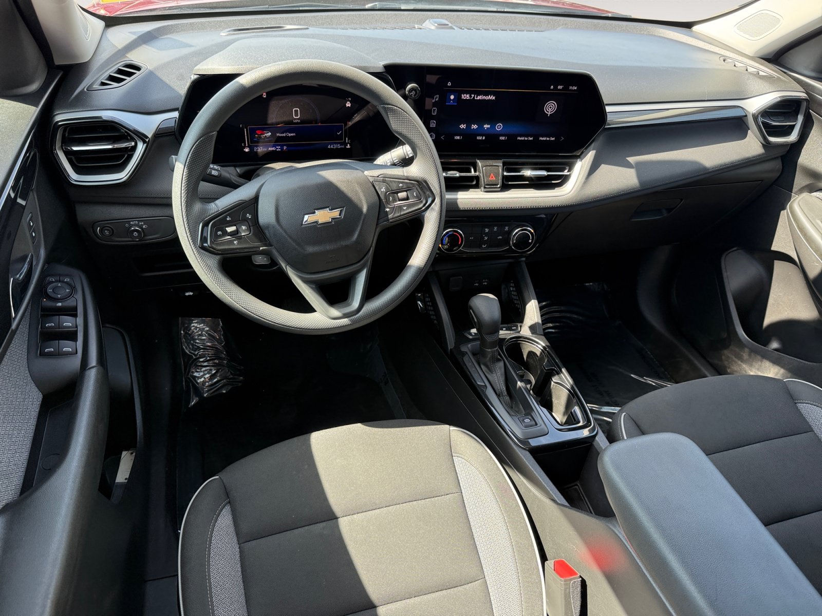 Used 2025 Chevrolet TrailBlazer LT AWD/4WD image 15
