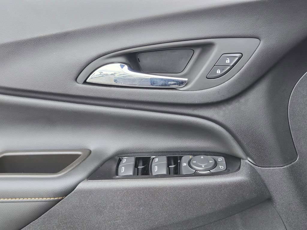 Used 2023 Chevrolet Equinox Premier image 17
