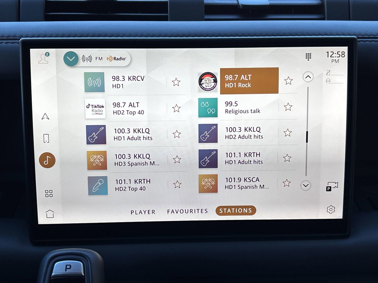 Used 2025 Land Rover Defender 90 S image 23