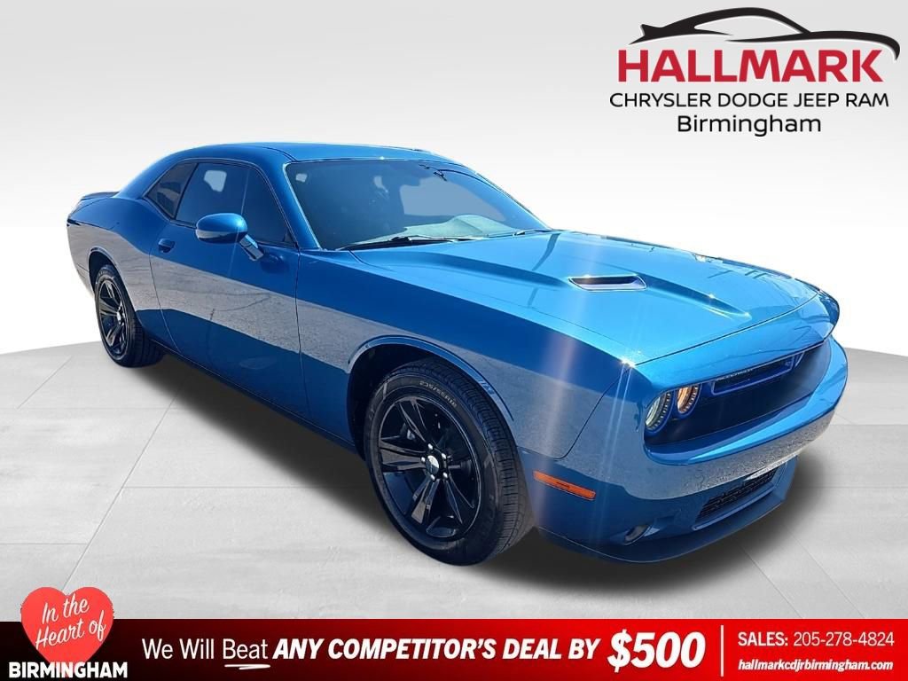 Used 2023 Dodge Challenger SXT image 1