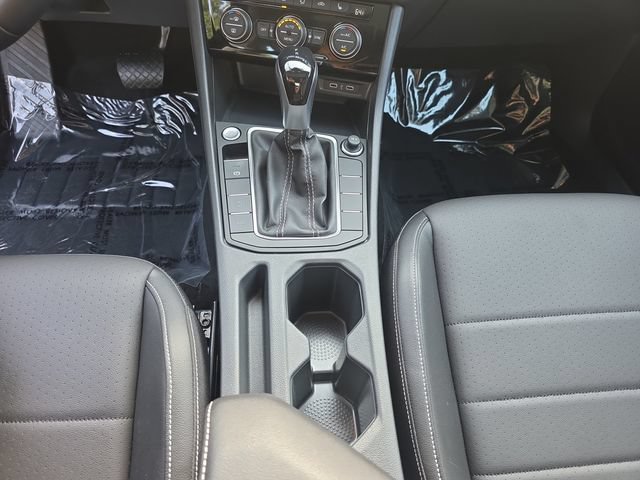 Certified 2023 Volkswagen Jetta SE w/ Panoramic Sunroof Package FWD image 18