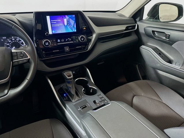 Certified 2025 Toyota Highlander LE image 24