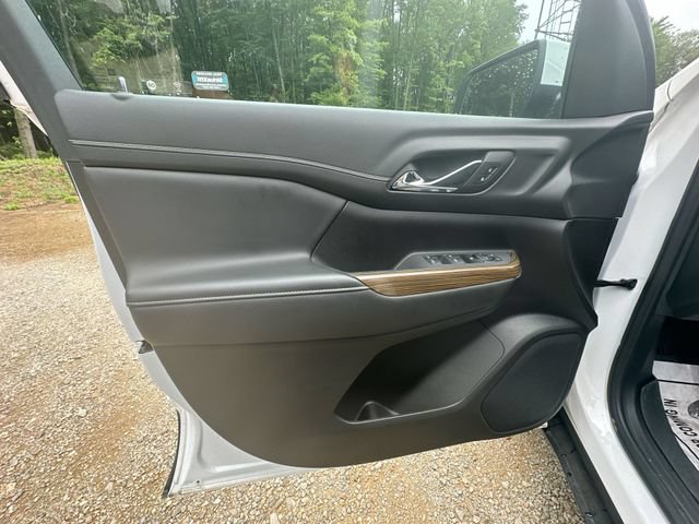 Used 2023 GMC Acadia SLE FWD image 25