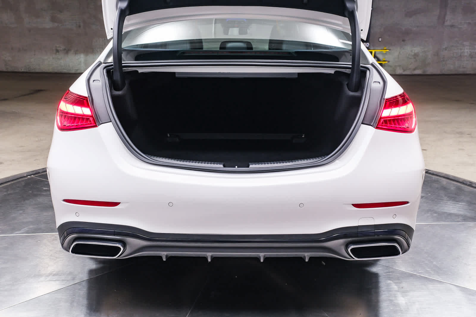 Used 2022 Mercedes-Benz C 300 Sedan image 31
