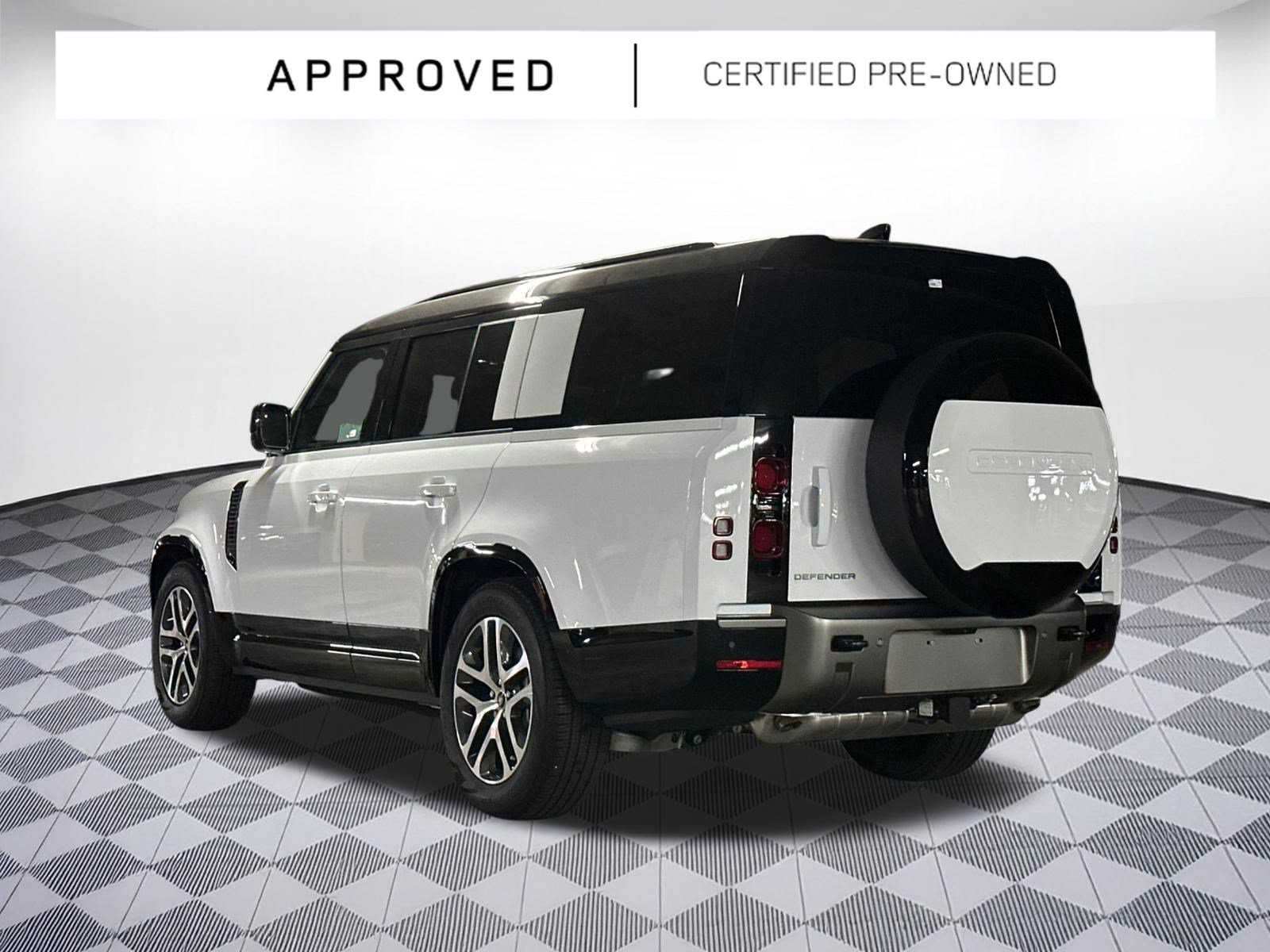 Used 2025 Land Rover Defender 130 X-Dynamic SE AWD/4WD image 3