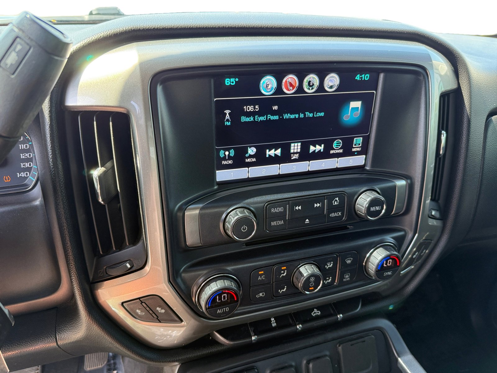 Used 2018 Chevrolet Silverado 1500 LT w/ All Star Edition AWD/4WD image 12
