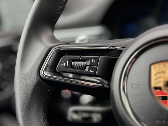 Certified 2025 Porsche Macan image 21