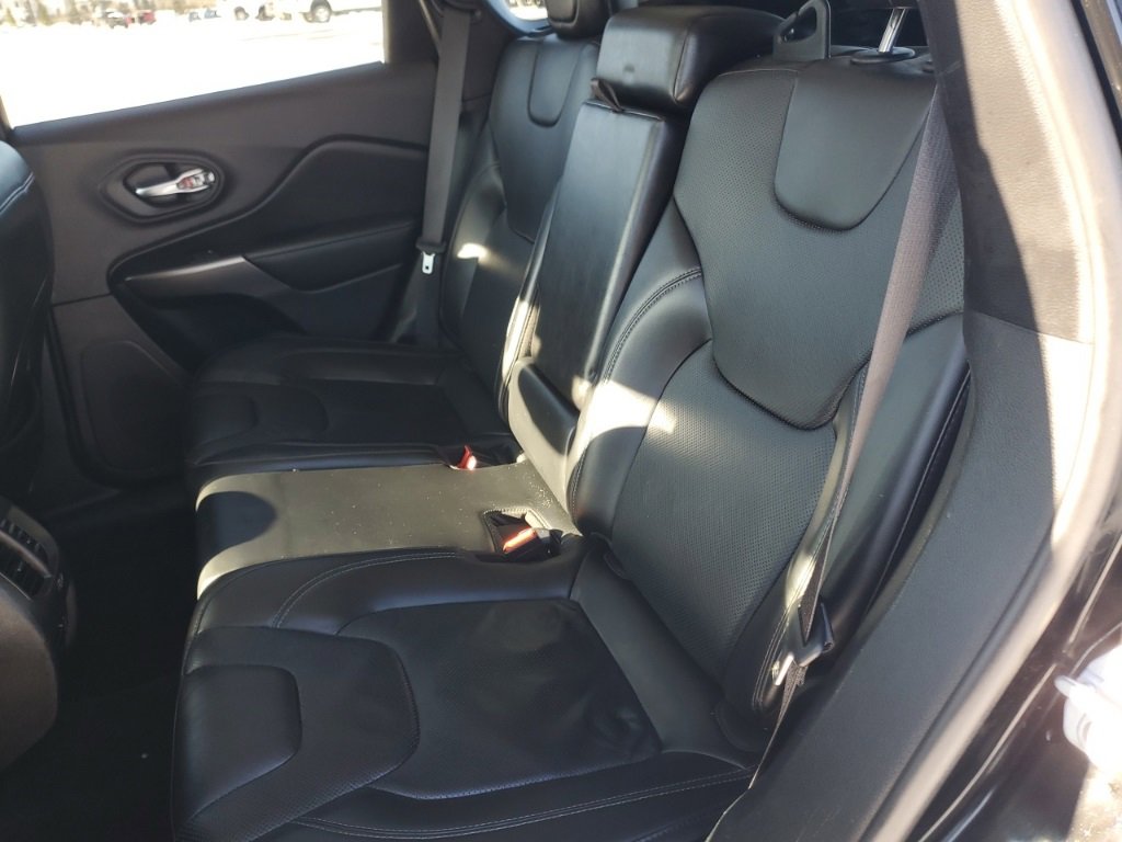 Used 2020 Jeep Cherokee Limited image 31