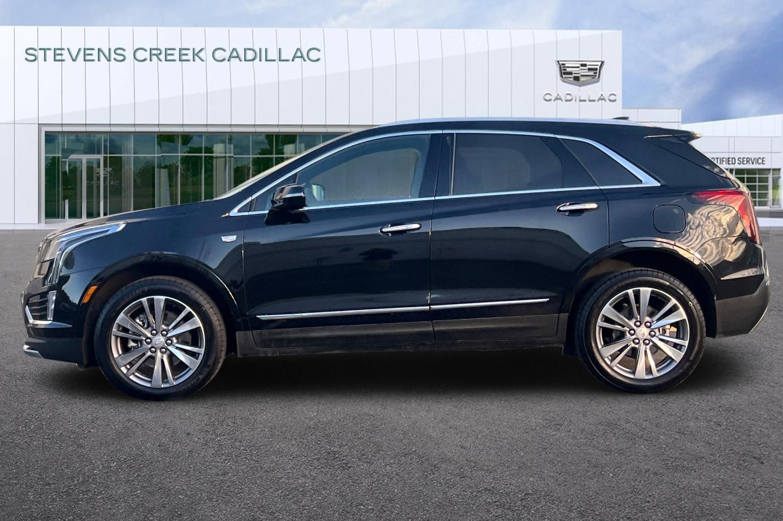 Used 2025 Cadillac XT5 Premium Luxury image 6