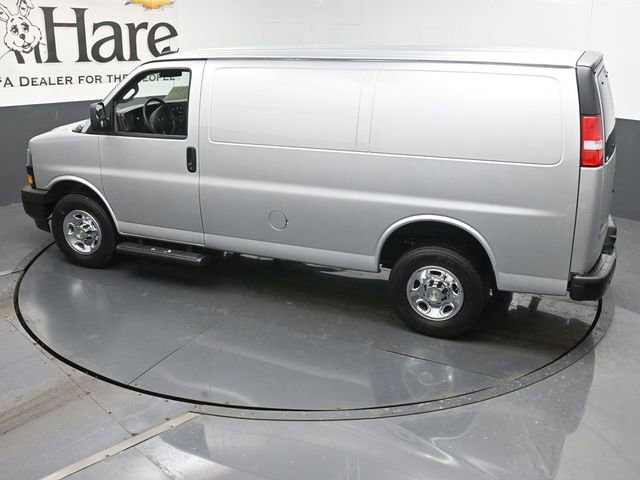 Used 2024 Chevrolet Express 3500 image 32