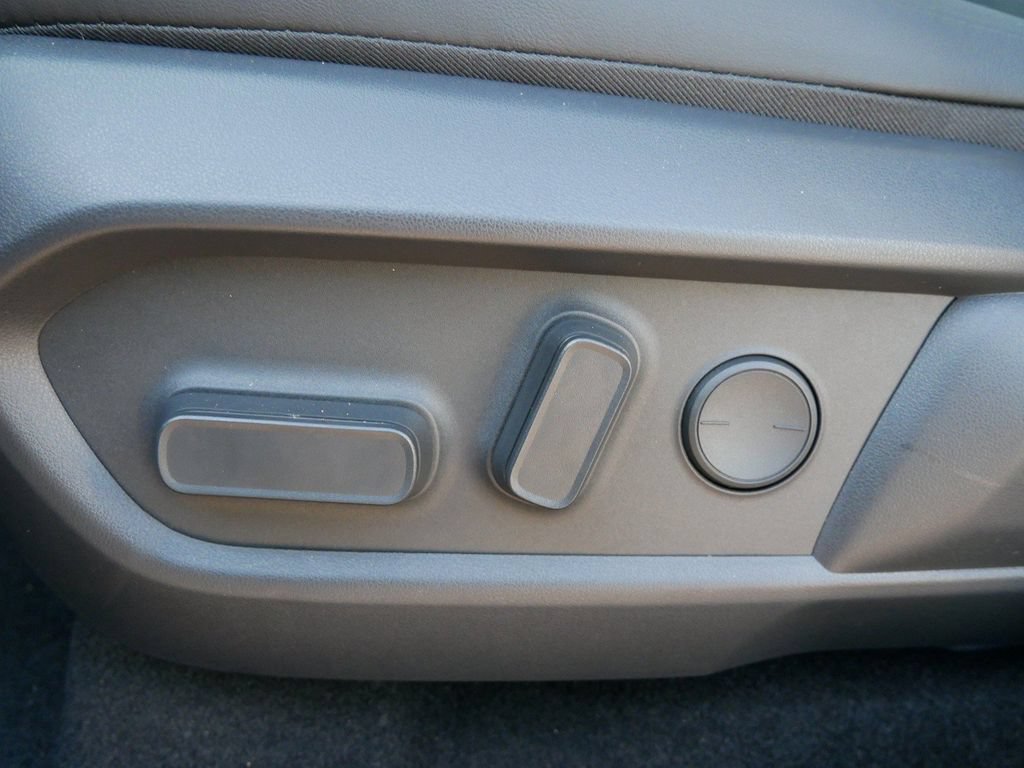 New 2026 Lexus ES 500e AWD/4WD image 17