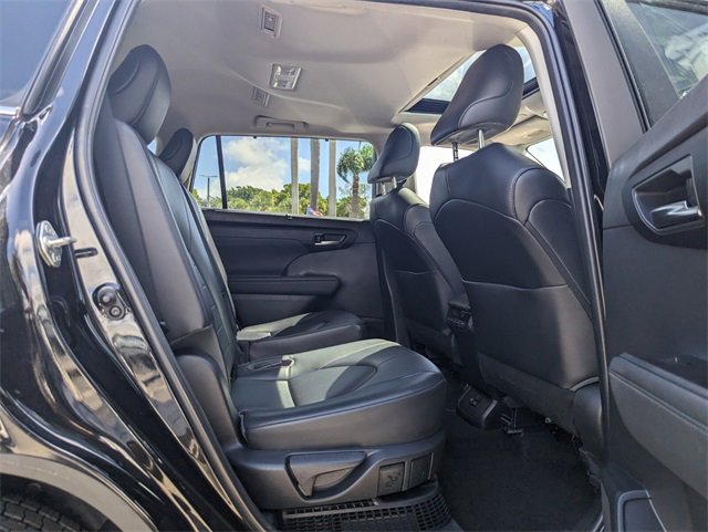 Used 2023 Toyota Highlander XLE image 21