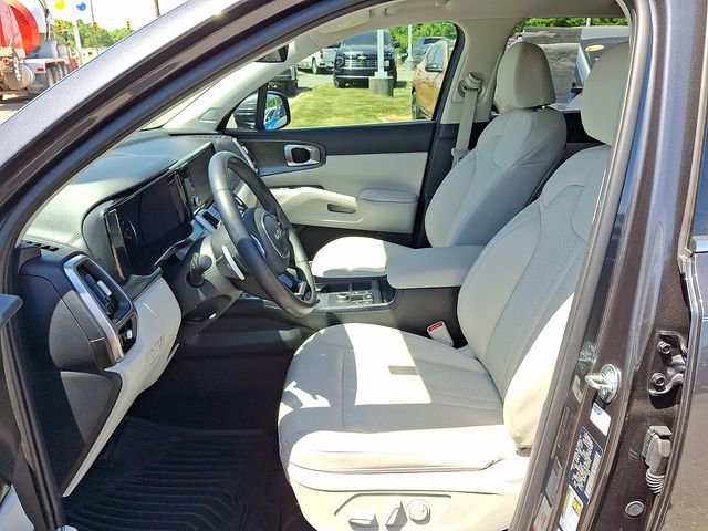 Used 2023 Kia Sorento EX AWD/4WD image 11