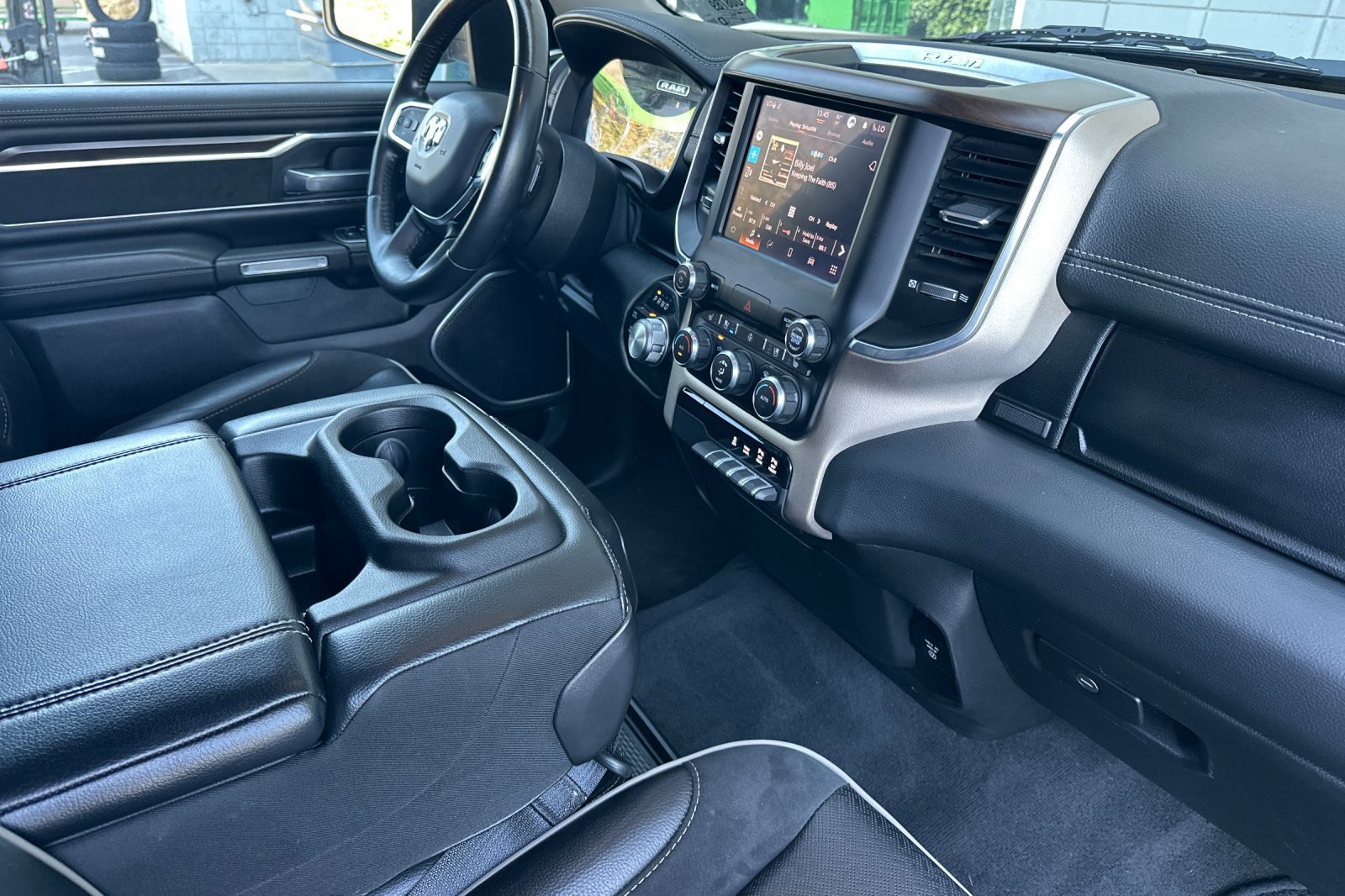 Used 2022 RAM 1500 Laramie AWD/4WD image 15