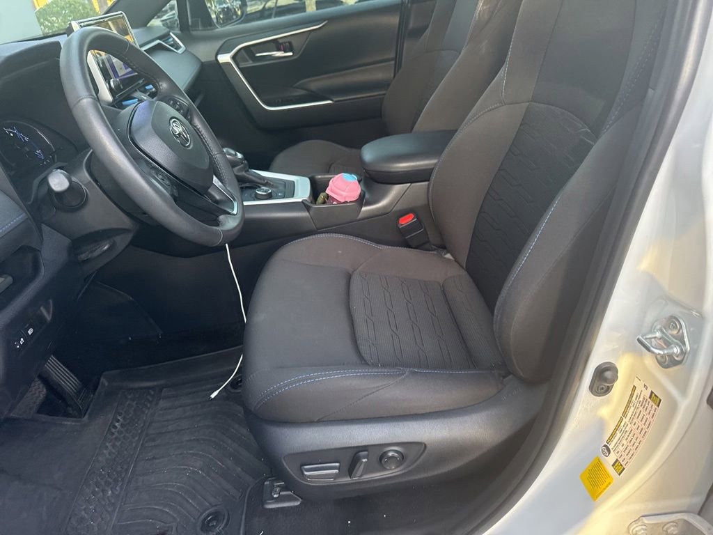 Used 2024 Toyota RAV4 SE AWD/4WD image 5