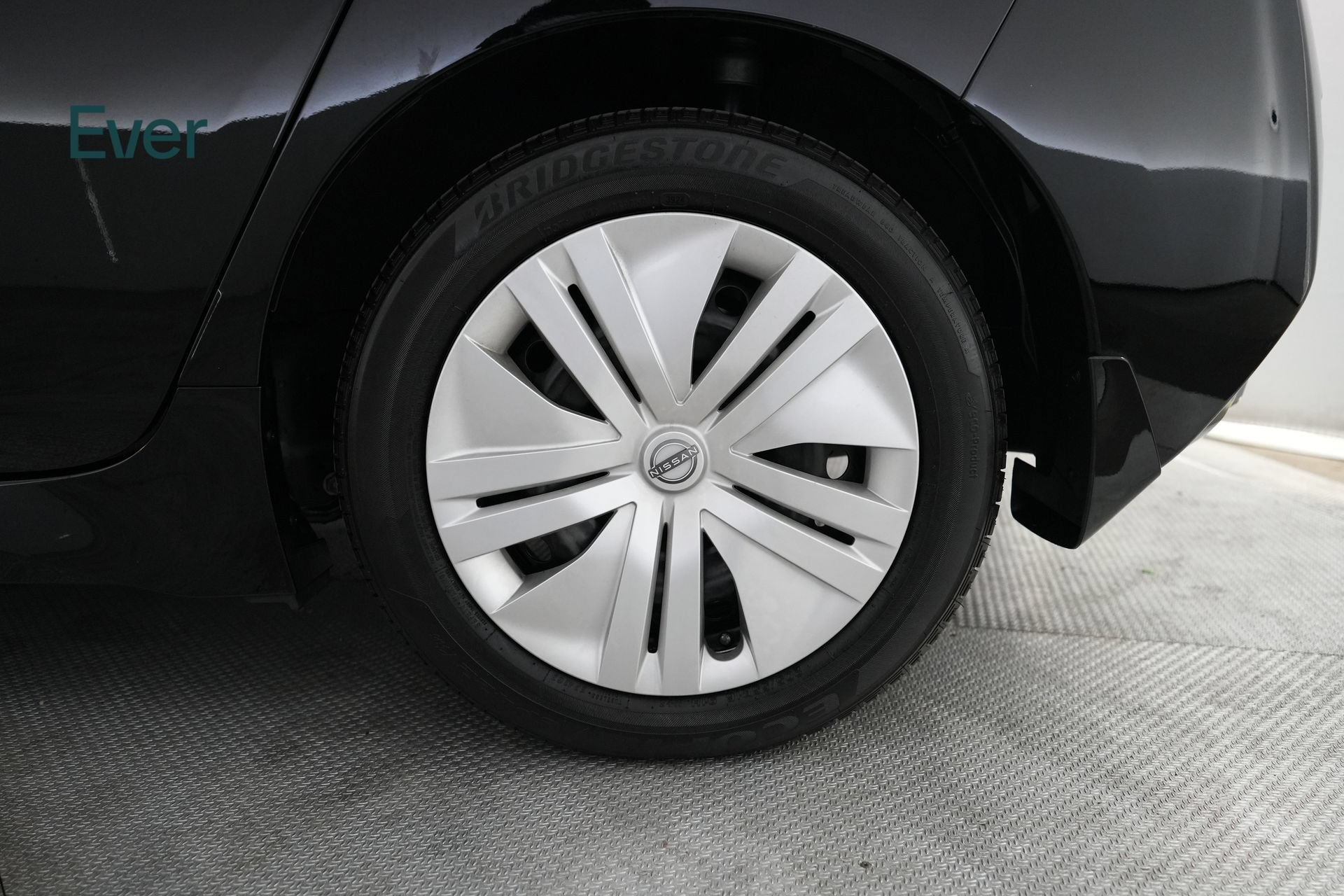 Used 2025 Nissan Leaf S FWD image 9