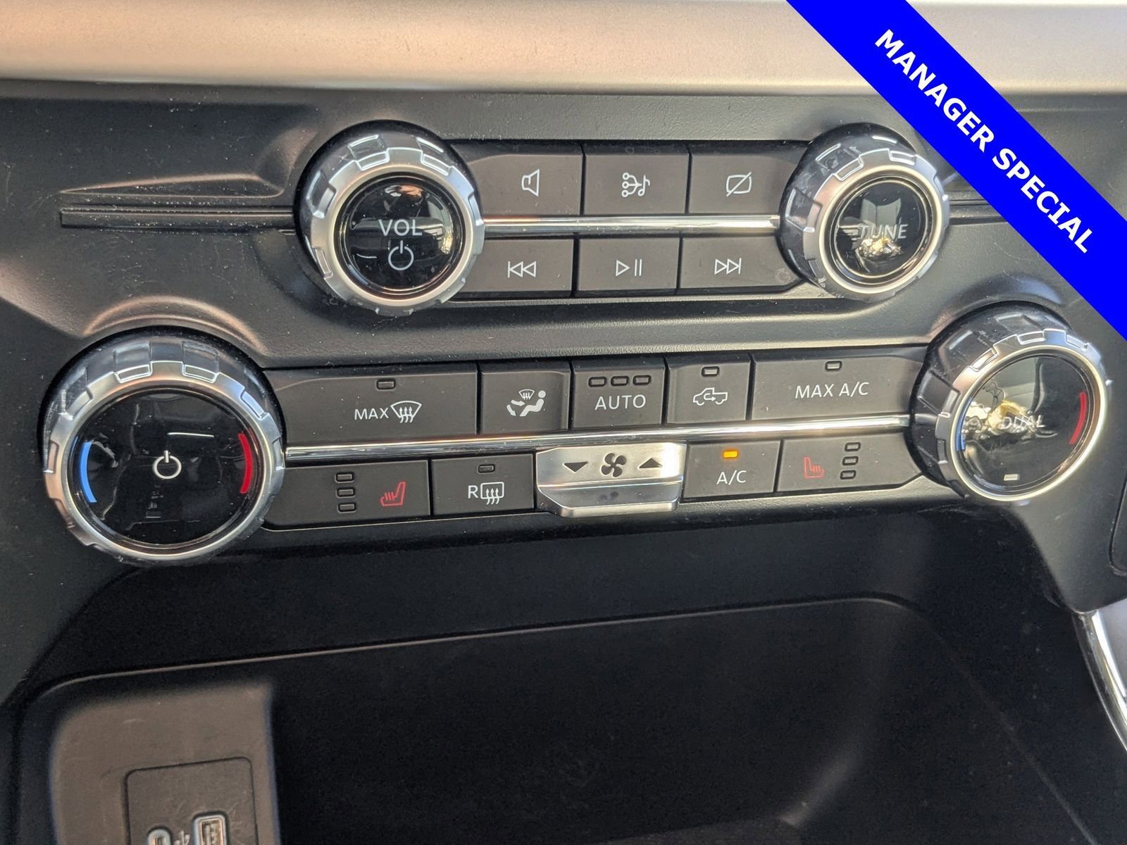 Used 2023 Ford F150 Lightning XLT image 23