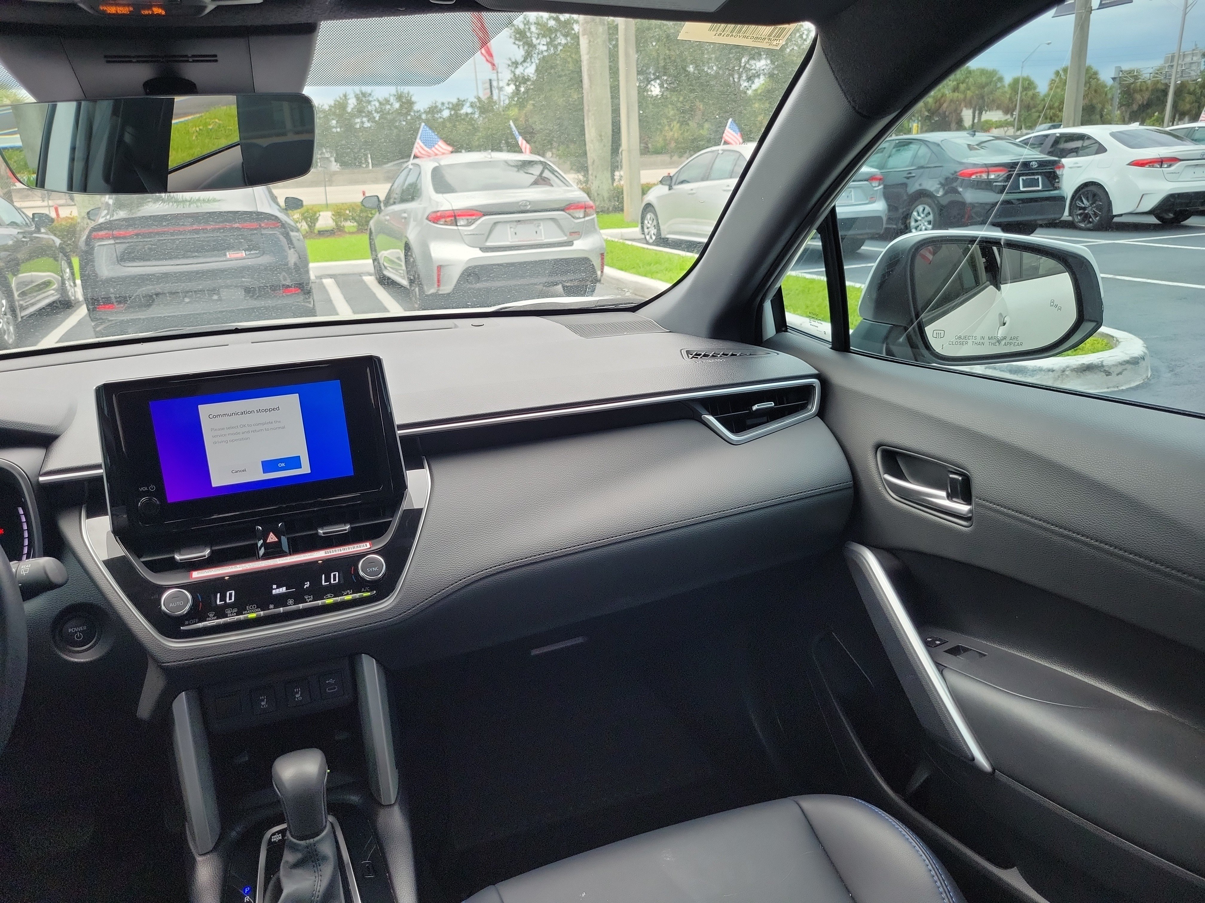Used 2024 Toyota Corolla Cross AWD Hybrid w/ Convenience Package image 17