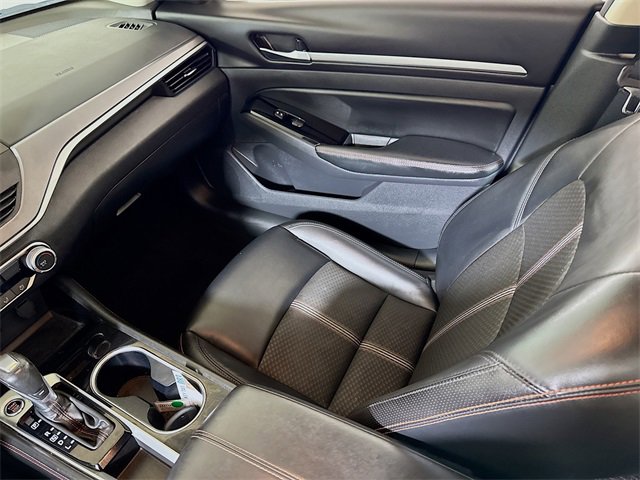 Used 2024 Nissan Altima 2.5 SR image 19