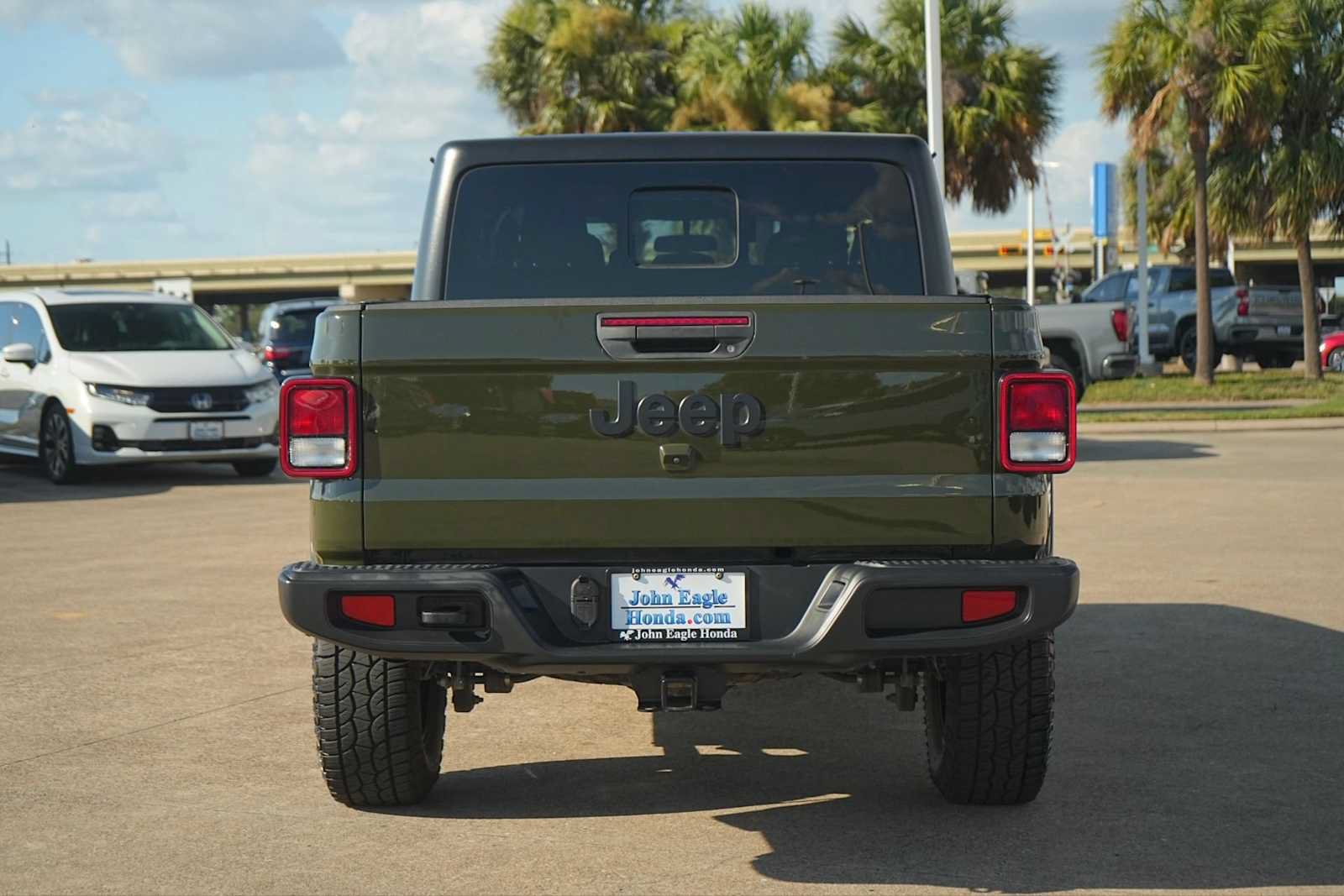 Used 2023 Jeep Gladiator Sport AWD/4WD image 5