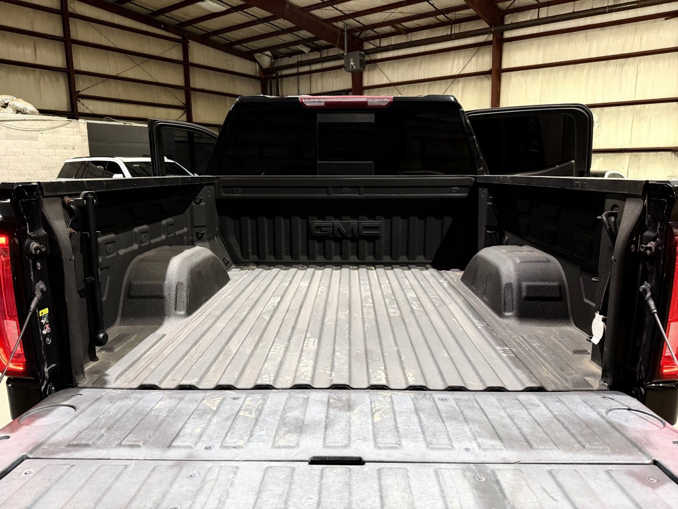 Used 2020 GMC Sierra 1500 SLT w/ SLT Premium Plus Package AWD/4WD image 19